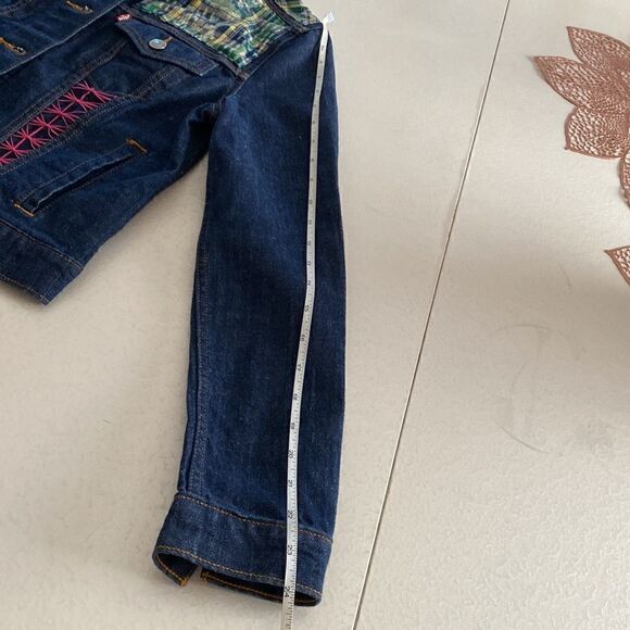 CUSTOMIZED Embroidery 'Stitch-on- denim red tag Levi’s jacket Sz S - Picture 14 of 16